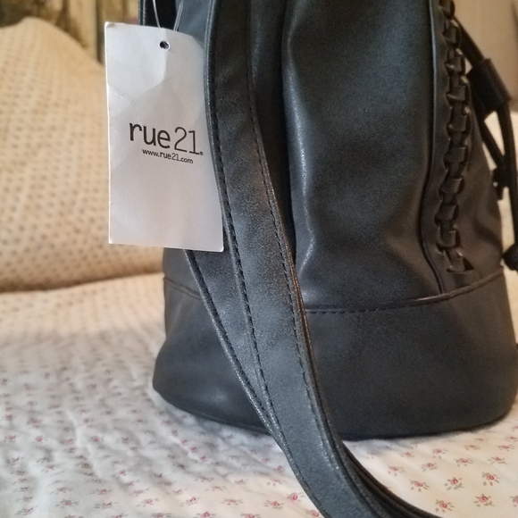 Bucket Bag Rue21 - Picture 12 of 12